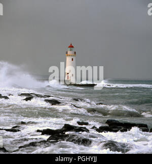 PORT FAIRY faro e mare mosso, Victoria, Australia Foto Stock