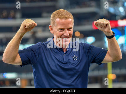 Dallas, Texas, Stati Uniti d'America. 26 Ago, 2018. Agosto 26, 2018: Dallas Cowboys head coach Jason Garrett prima un preseason NFL partita di calcio tra la Arizona Cardinals e Dallas Cowboys di AT&T Stadium di Arlington, TX Arizona conduce 17-0 Dallas a metà Albert Pena/CSM Credito: Cal Sport Media/Alamy Live News Foto Stock