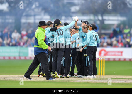 Hove, Regno Unito. Il 27 agosto 2018. Surrey stelle celebrato dopo aver vinto la finale durante la cena Kia League Finals 2018 - finale tra Loughborough fulmini e Surrey stelle al 1° Central County Ground Lunedì, 27 agosto 2018. Hove, Inghilterra. Credito: Taka G Wu Foto Stock