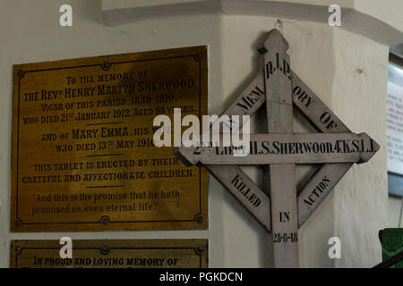 WWI memorial, Chiesa di S. Giovanni Battista, Bianco Ladies Aston, Worcestershire, England, Regno Unito Foto Stock