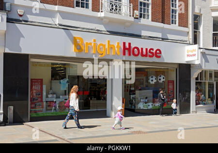 Bright House, negozio all'aperto in estate Scarborough North Yorkshire Inghilterra Regno Unito Gran Bretagna Foto Stock