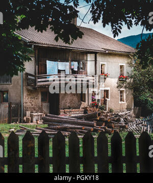 Cottage in Thuins, Italia. Sudtirol Foto Stock