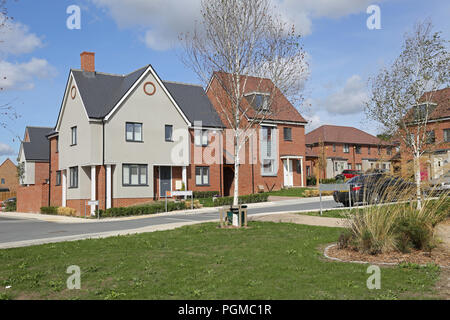 Recentemente completato case in Collina del Castello quartiere di Ebbsfleet Garden City, a sud est di Londra, Regno Unito. Un importante nuovo governo iniziativa di alloggiamento Foto Stock