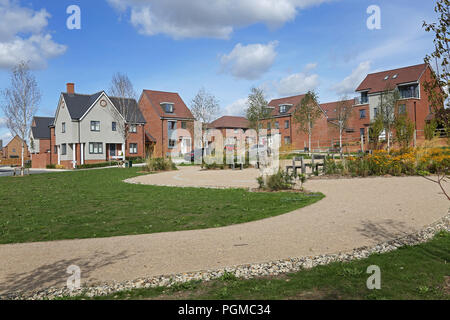 Recentemente completato case in Collina del Castello quartiere di Ebbsfleet Garden City, a sud est di Londra, Regno Unito. Un importante nuovo governo iniziativa di alloggiamento Foto Stock