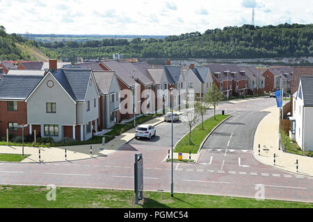 Recentemente completato case in Collina del Castello quartiere di Ebbsfleet Garden City, a sud est di Londra, Regno Unito. Un importante nuovo governo iniziativa di alloggiamento Foto Stock