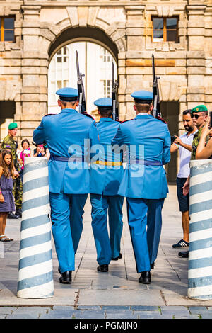 Il castello di Praga cerimonia del cambio della guardia, Repubblica Ceca Foto Stock