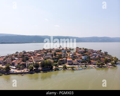 Vista aerea della penisola Golyazi a Bursa / Turchia. La natura in città. Foto Stock