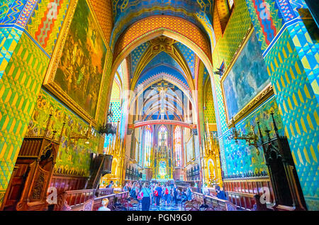 Cracovia in Polonia - Giugno 11, 2018: Interno della chiesa di San Francesco di Assisi vanta bellissimi colorati motivi geometrici vernice sulle pareti e sul soffitto, su Foto Stock