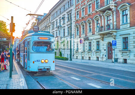 Cracovia in Polonia - Giugno 11, 2018: Cracovia i trasporti pubblici vanta numerosi tram d'epoca, che continuano ad operare sulle rotte, il 11 giugno a Cracovia Foto Stock