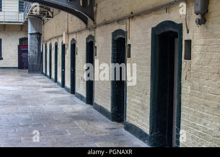 Una prigione ala sul piano terra del carcere Kilmainha, un ex carcere e ora un museo e memoriale di quelli imprigionati qui molti per reati insignificanti Foto Stock