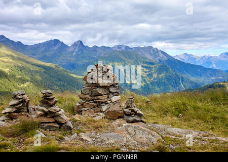 Vista dalla montagna nelle Alpi austriache a Grossglockner Strada alpina Foto Stock