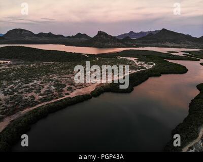 Paisaje con unà vista aérea del estero el Soldado en San Carlos, Sonora, Messico. Area Protregida naturale. Golfo de California. (Foto: Luis Gutiérrez Foto Stock