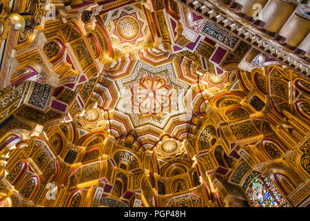 La Sala Araba soffitto al Castello di Cardiff (Castell Caerdydd), Wales, Regno Unito Foto Stock