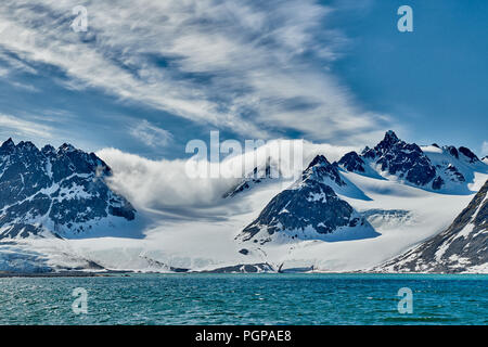 Paesaggio di Magdalenefjorden, Svalbard o Spitsbergen, Europa Foto Stock