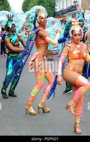 Londra, Regno Unito. 27 agosto 2018. Sfilata di Carnevale di Notting Hill 2018 credito: Alamy News Foto Stock