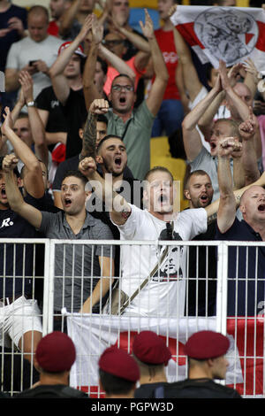 Agosto 28, 2018 - Ajax ventole reagiscono durante la UEFA Champions League play off, la seconda gamba partita di calcio tra Ajax e Dinamo Kiev in Kiev, Ucraina, 28 agosto 2018 Credit: Anatolii Stepanov/ZUMA filo/Alamy Live News Foto Stock