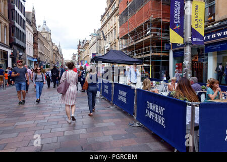 Acquirenti e turisti a Buchanan Street a Glasgow, Scozia Foto Stock