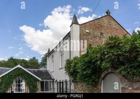 Moravian cappella risalente al 1823 adesso convertita ad uso residenziale; East Street, Kimbolton, Regno Unito Foto Stock