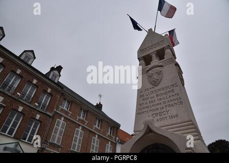 Monumento: il monumento nel centro di Crécy-en-ponthieu, Francia, celebrando la battaglia di Crécy che ha avuto luogo nel 1346 Foto Stock