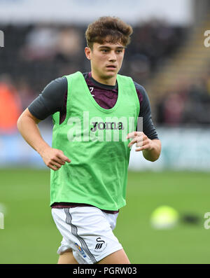 Swansea City è Daniel James durante il Carabao Cup, secondo round in abbinamento al Liberty Stadium, Swansea. Stampa foto di associazione. Picture Data: martedì 28 agosto, 2018. Vedere PA storia SOCCER Swansea. Foto di credito dovrebbe leggere: Simon Galloway/filo PA. Restrizioni: solo uso editoriale nessun uso non autorizzato di audio, video, dati, calendari, club/campionato loghi o 'live' servizi. Online in corrispondenza uso limitato a 120 immagini, nessun video emulazione. Nessun uso in scommesse, giochi o un singolo giocatore/club/league pubblicazioni. Foto Stock