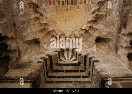 Mamluk medaglione ornamento al portale d'ingresso a cupola della porta dei mercanti di cotone - Bab al-Qattanin sul lato occidentale del Monte del Tempio conosciuto come il Santuario Nobile e per i musulmani come l'Haram esh-Sharif nella città vecchia est Gerusalemme Israele Foto Stock