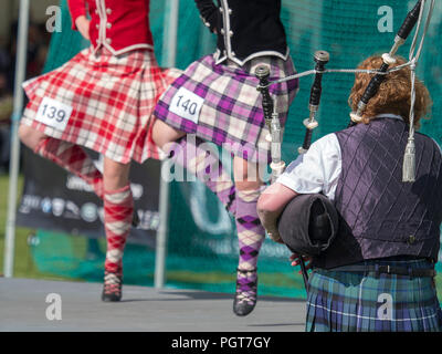 Raccolta Lonach, Scozia - Agosto 25, 2018: Highland Dancing concorrenza a Lonach raduno in Scozia. Foto Stock