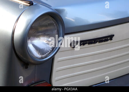 Il faro e il grill sul Trabant vettura station wagon è stato prodotto dal 1957 al 1990 da ex Germania Est Foto Stock