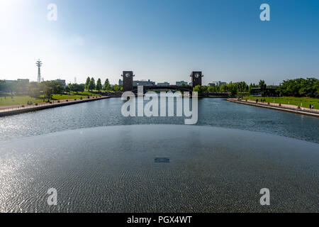 TOYAMA, Giappone - 26 Maggio 2018: Fuganungakansui Park di Toyama, Giappone. Toyama è la capitale della Prefettura di Toyama Foto Stock