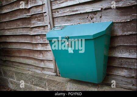 Parcel comunicazione sicura su una casa letterbox Foto Stock