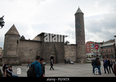 Antica madrassa in Erzerum, Anatolia, Turchia Foto Stock