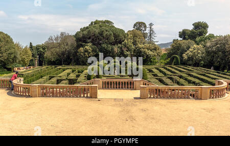 Vista panoramica su stile neoclassico Park di Horta. Il labirinto di siepi che dà sul parco il suo nome, costituito da 750 metri di rifilato cipressi. Foto Stock