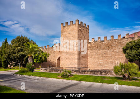 Le mura della città di Alcudia, Mallorca città più antica, Spagna. Foto Stock