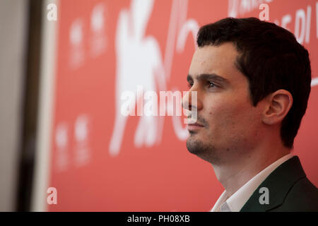 Venezia, Italia. Il 28 agosto 2018. Direttore Damien Chazelle al photocall per il film primo uomo al settantacinquesimo Festival del Cinema di Venezia, mercoledì 29 agosto 2018, Venezia Lido, Italia. Credito: Doreen Kennedy/Alamy Live News Foto Stock