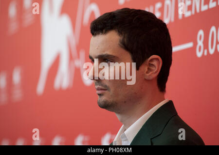 Venezia, Italia. Il 28 agosto 2018. Direttore Damien Chazelle al photocall per il film primo uomo al settantacinquesimo Festival del Cinema di Venezia, mercoledì 29 agosto 2018, Venezia Lido, Italia. Credito: Doreen Kennedy/Alamy Live News Foto Stock