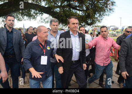 Esteio, Brasile. Il 29 agosto, 2018. Il candidato presidenziale Jair Bolsonaro terrà Mercoledì, 28, campagna elettorale nella città di Esteio, Rio Grande do Sul. Credito: Omar de Oliveira/FotoArena/Alamy Live News Foto Stock