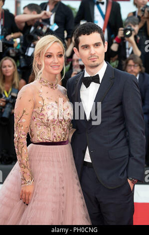 Venezia, Italia. Il 29 agosto 2018. Olivia Hamilton e Damien Chazelle frequentando il 'primo uomo' premiere al settantacinquesimo Venice International Film Festival presso il Palazzo del Cinema il 29 agosto 2018 a Venezia, Italia. Credito: Geisler-Fotopress GmbH/Alamy Live News Foto Stock