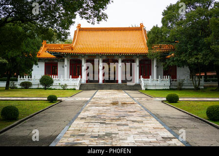 Vista frontale della nuova città di Taipei santuario dei Martiri in Tamsui Taipei Taiwan Foto Stock