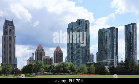 Una scena di Mississauga, Ontario city centre Foto Stock