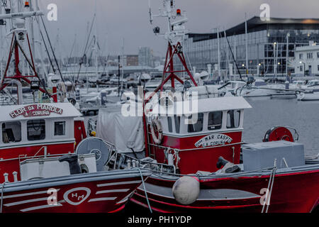 A Coruña, Galizia/ESPAÑA - 03 de abril de 2018 : barcos en Puerto de la Marina Foto Stock