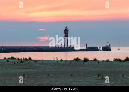 Feu de Saint Pol faro in Dunkerque. Dunkirk, Hauts-de-France, Francia. Foto Stock