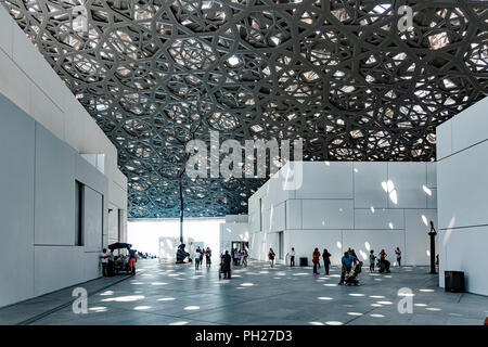 Immagini del cortile interno del Louvre Abu Dhabi U.A.E. Foto Stock