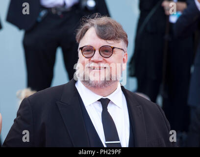 Venezia, Italia. Il 29 agosto 2018. Presidente della Venezia 75 Concorso giuria, il regista Guillermo del Toro al primo uomo Premiere, Cerimonia di apertura e Lifetime Achievement Award a Vanessa Redgrave al settantacinquesimo Festival del Cinema di Venezia, Sala Grande mercoledì 29 agosto 2018, Venezia Lido, Italia. Credito: Doreen Kennedy/Alamy Live News Foto Stock