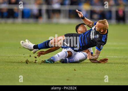 Agosto 29, 2018: San Jose terremoti centrocampista Magnus Eriksson (7) collide con FC Dallas centrocampista Jacori Hayes (15) durante il match di MLS tra FC Dallas e San Jose terremoti a Avaya Stadium di San Jose, California. Chris Brown/CSM Foto Stock