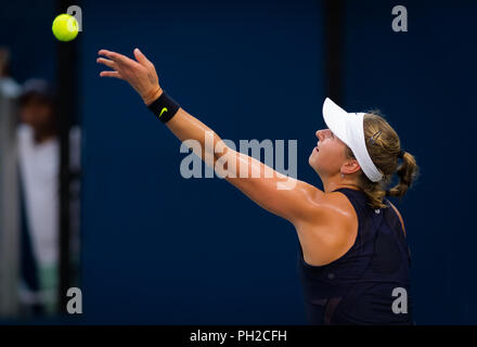 New York, Stati Uniti d'America. Agosto 29, 2018 - Rebecca Peterson della Svezia in azione durante il secondo round al 2018 US Open Grand Slam torneo di tennis. New York, Stati Uniti d'America. Il 29 agosto 2018. Il 29 agosto, 2018. Credit: AFP7/ZUMA filo/Alamy Live News Foto Stock