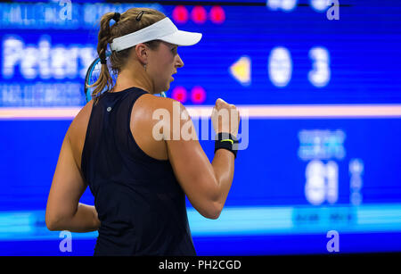 New York, Stati Uniti d'America. Agosto 29, 2018 - Rebecca Peterson della Svezia in azione durante il secondo round al 2018 US Open Grand Slam torneo di tennis. New York, Stati Uniti d'America. Il 29 agosto 2018. Il 29 agosto, 2018. Credit: AFP7/ZUMA filo/Alamy Live News Foto Stock