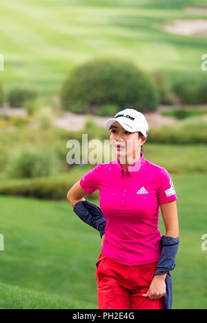 Jeongseon, a est di Seoul, Corea del Sud. 25 Ago, 2018. Shin-Ae Ahn (KOR) Golf : Shin-Ae Ahn della Corea del Sud arriva a tee off sul tredicesimo foro durante la seconda tornata di KLPGA ALTA1 Resort Ladies Open 2018 all'Alta1 Country Club in Jeongseon, a est di Seoul, Corea del Sud . Credito: Lee Jae-Won/AFLO/Alamy Live News Foto Stock