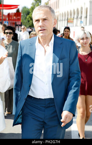 Venezia, Italia. Il 29 agosto, 2018. Christoph Waltz arriva per la Giuria photocall durante il 75° Festival del Cinema di Venezia il 29 agosto 2018 a Venezia, Italia. Credito: Giovanni Rasimus/Media punzone ***Francia, Svezia, Norvegia, Denark, Finlandia, Stati Uniti d'America, Repubblica Ceca, Sud America solo***/Alamy Live News Foto Stock