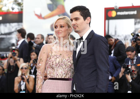 Olivia Hamilton e Damien Chazelle frequentando il 'primo uomo' premiere al settantacinquesimo Venice International Film Festival presso il Palazzo del Cinema il 29 agosto 2018 a Venezia, Italia | Verwendung weltweit Foto Stock