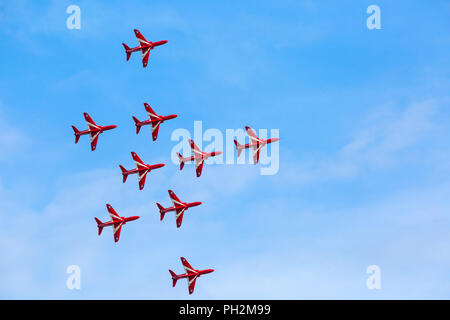 Bournemouth Dorset, England Regno Unito. Il 30 agosto 2018. Le Nazioni preferiti - Le frecce rosse eseguire il primo giorno della undicesima edizione del Bournemouth Air Festival. Credito: Carolyn Jenkins/Alamy Live News Foto Stock