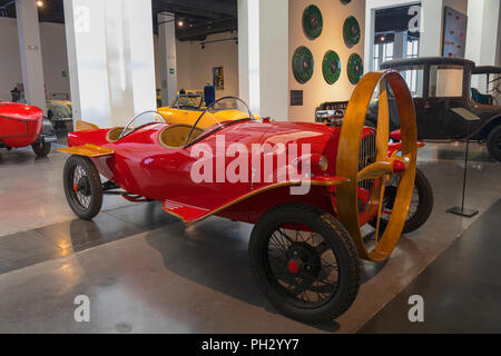 Museo Automovilistico y de la moda, Malaga, provincia di Malaga, Spagna. Automobile e il Museo della Moda. Prototipo di elica azionata Helicron 2, bui Foto Stock